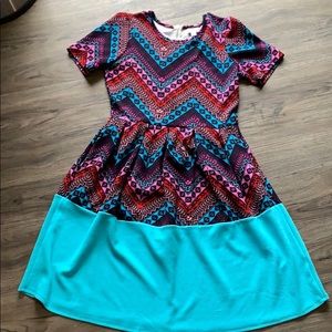 Large LuLaRoe Amelia